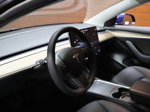 Used 2022 Tesla Model 3 Standard Range image 36