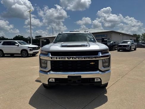 Used 2022 Chevrolet Silverado 3500 LT w/ Convenience Package AWD/4WD image 2
