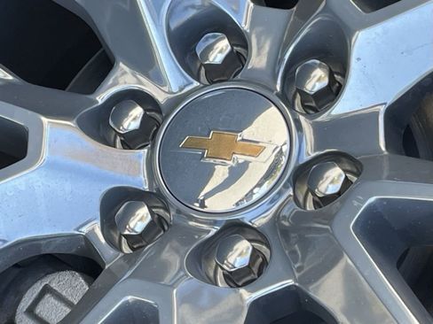New 2026 Chevrolet Suburban Premier w/ Sun And Tow Package AWD/4WD image 32