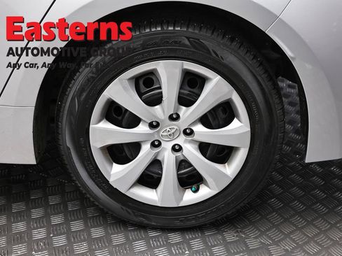 Used 2021 Toyota Corolla LE w/ Carpet Mat Package (TMS) FWD image 8