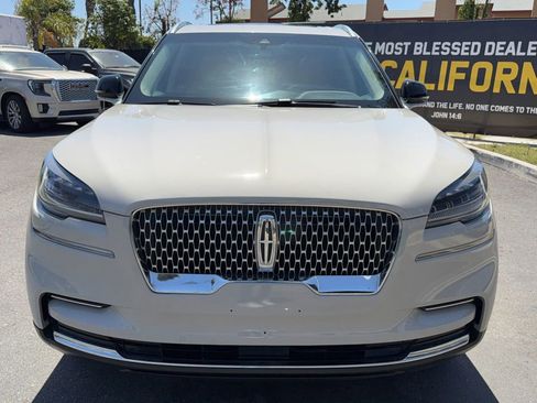 Used 2022 Lincoln Aviator 2WD w/ Premium Package image 3