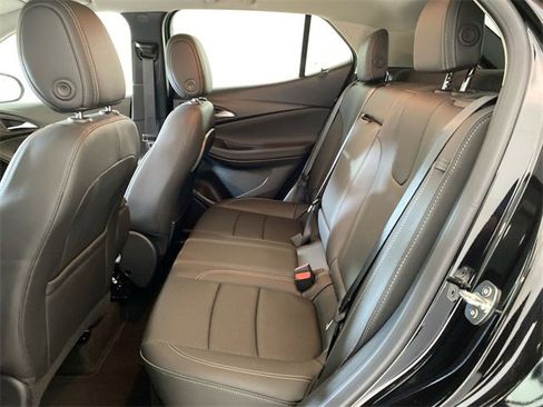 Used 2023 Buick Encore GX Essence image 28
