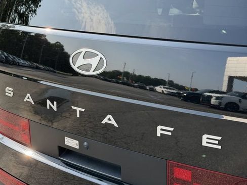 Used 2025 Hyundai Santa Fe SE FWD image 5