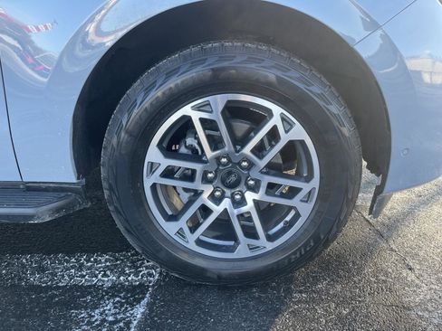 Used 2025 Ford Expedition Active image 47