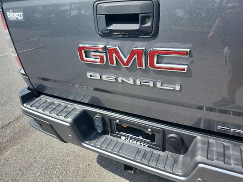 Used 2022 GMC Canyon Denali AWD/4WD image 4