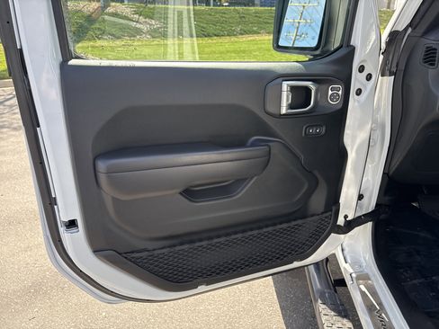 Certified 2021 Jeep Wrangler Unlimited Islander image 14