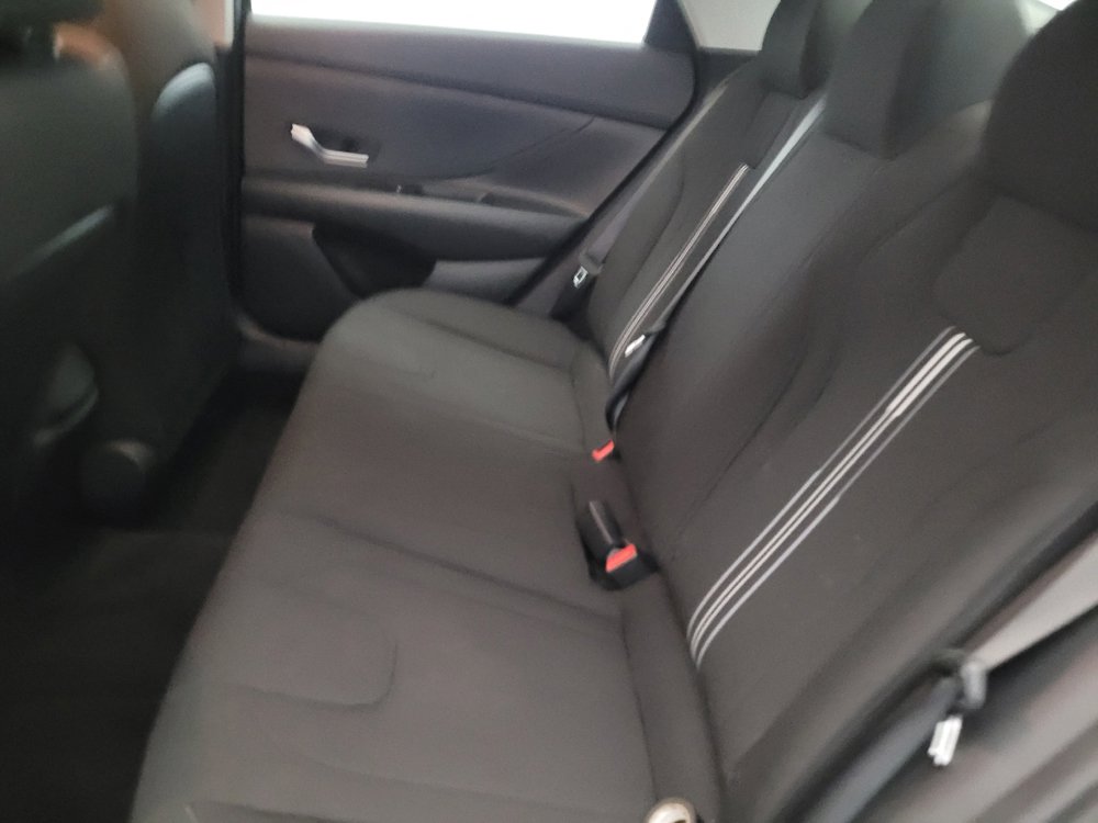 Used 2023 Hyundai Elantra SEL FWD image 18