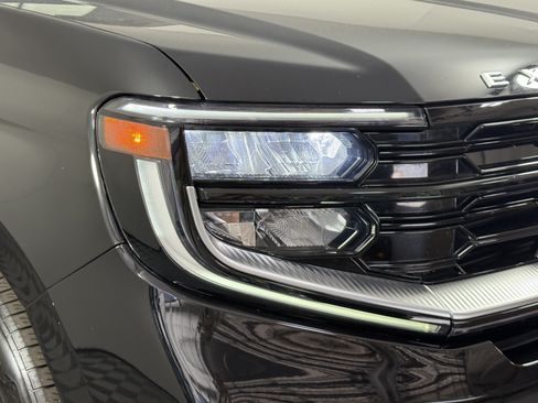Certified 2025 Ford Expedition Platinum AWD/4WD image 7
