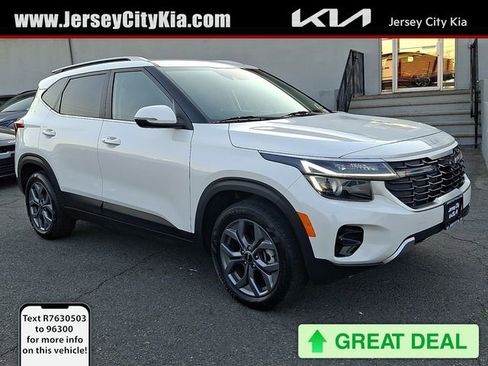 Certified 2024 Kia Seltos S AWD/4WD image 1