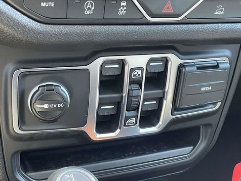 New 2026 Jeep Gladiator Sport AWD/4WD image 39