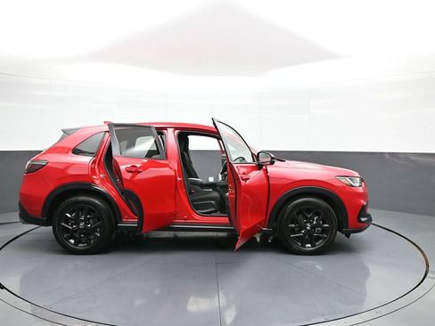 Certified 2025 Honda HR-V Sport image 40