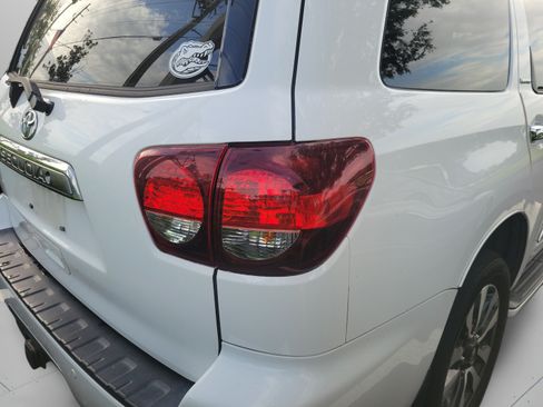Used 2019 Toyota Sequoia Limited w/ Safety & Convenience Package AWD/4WD image 19