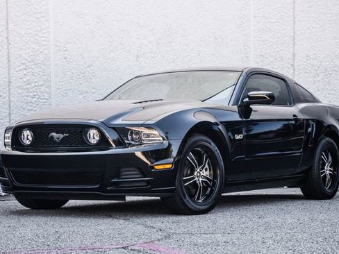 Used 2013 Ford Mustang GT Premium image 30