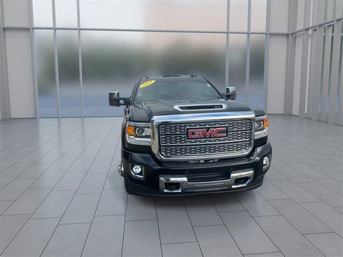 Used 2019 GMC Sierra 3500 Denali image 7