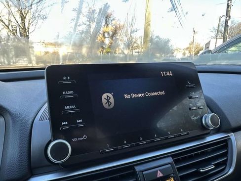 Certified 2018 Honda Accord LX image 24