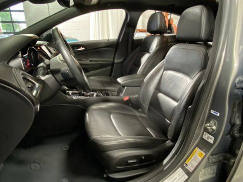 Used 2018 Chevrolet Cruze Premier w/ Premier True North Edition FWD image 17