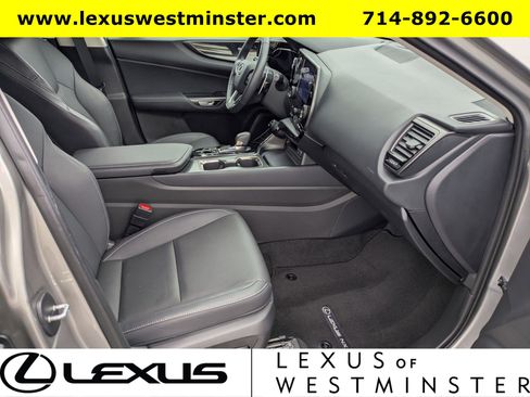 Certified 2025 Lexus NX 250 FWD image 5