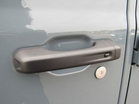 Used 2024 Jeep Wrangler Sahara w/ Safety Group image 10