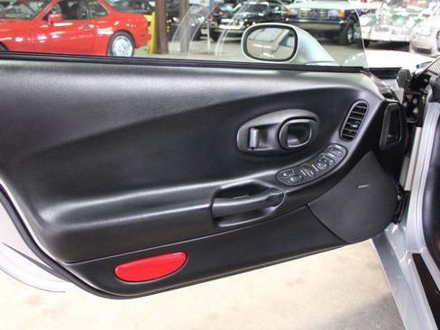 Used 2001 Chevrolet Corvette Z06 w/ Memory Pkg RWD image 25