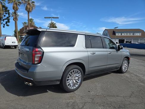 Used 2024 Chevrolet Suburban High Country w/ Advanced Technology Package image 3