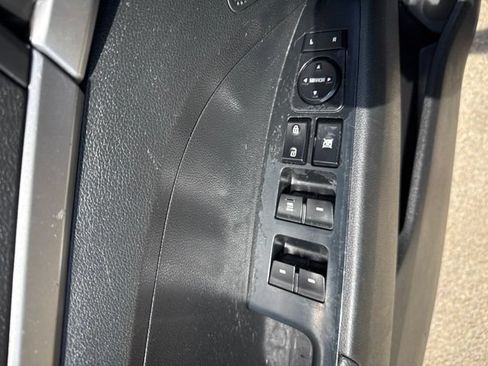 Used 2019 Hyundai Elantra SE w/ Cargo Package FWD image 9