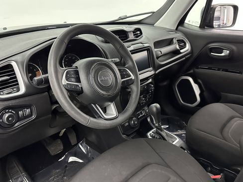 Used 2019 Jeep Renegade Latitude image 8