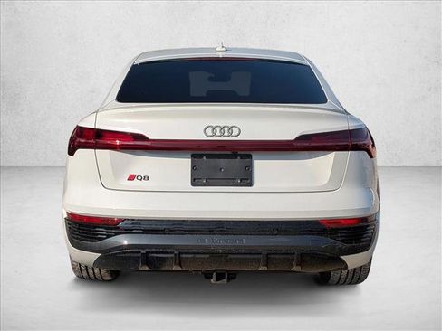 Certified 2024 Audi Q8 e-tron Premium Plus image 5