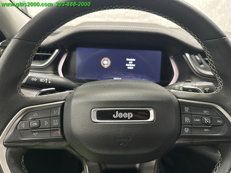 Used 2023 Jeep Grand Cherokee L Limited AWD/4WD image 28