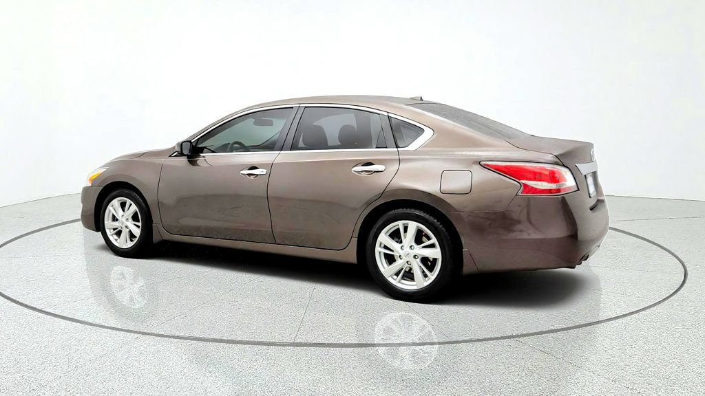 Used 2014 Nissan Altima 2.5 SV FWD image 7