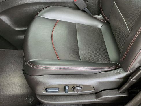 Certified 2022 Chevrolet Equinox RS w/ RS Leather Package image 24