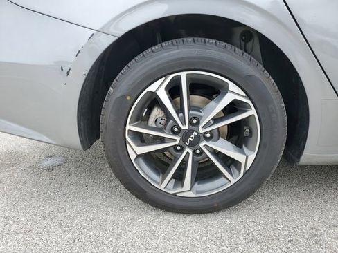 Used 2024 Kia Forte LXS image 9