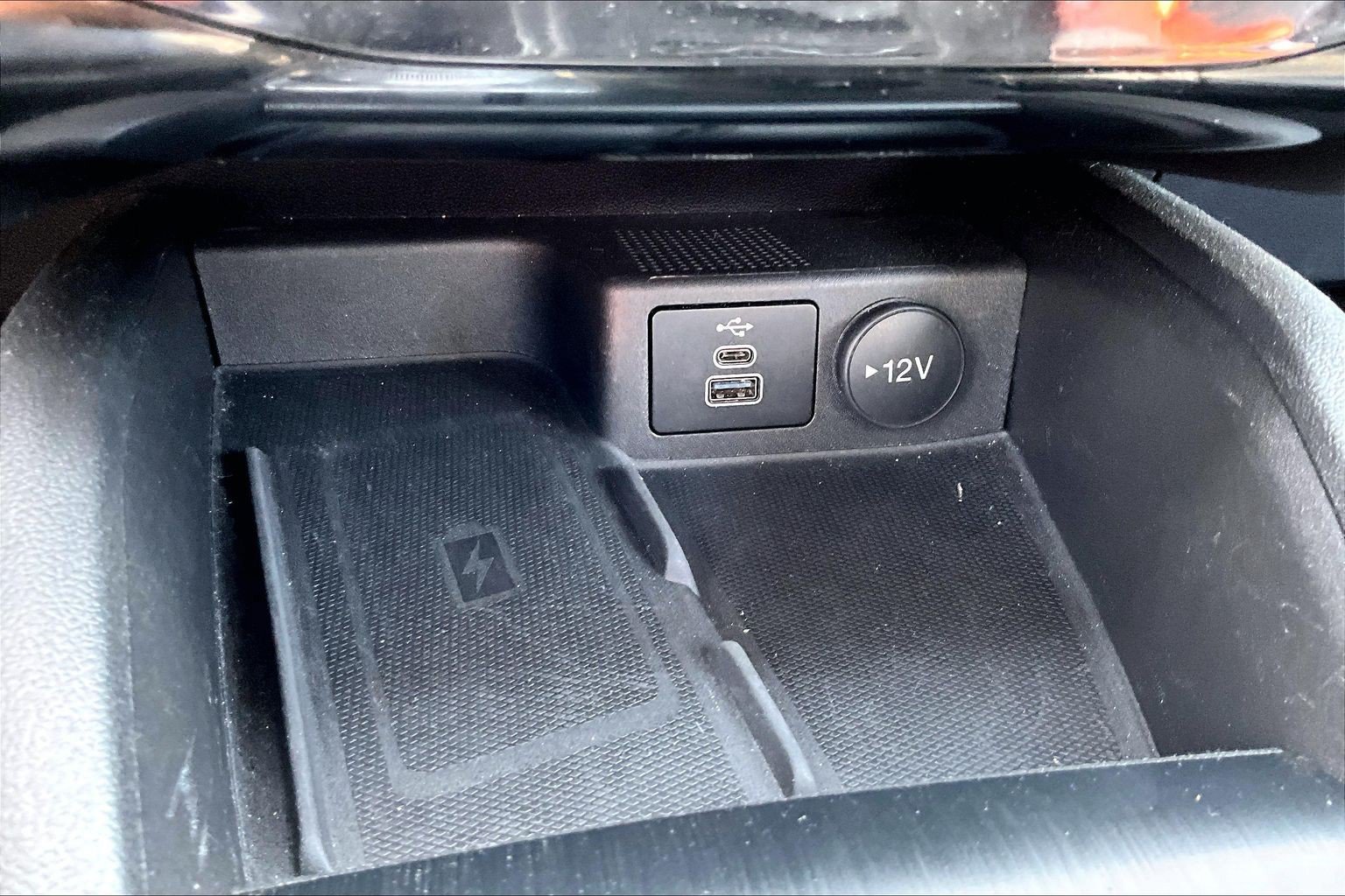 Certified 2025 Ford Escape Platinum AWD/4WD image 32