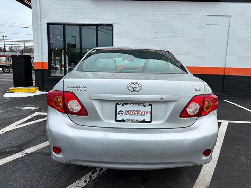 Used 2010 Toyota Corolla LE image 4