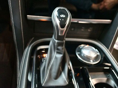 Used 2024 INFINITI QX80 Premium Select w/ Cargo Package image 63