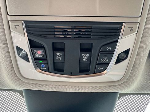 Used 2023 Acura MDX SH-AWD w/Technology Pkg Sport image 33