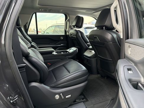 New 2025 Lincoln Navigator L Reserve image 8