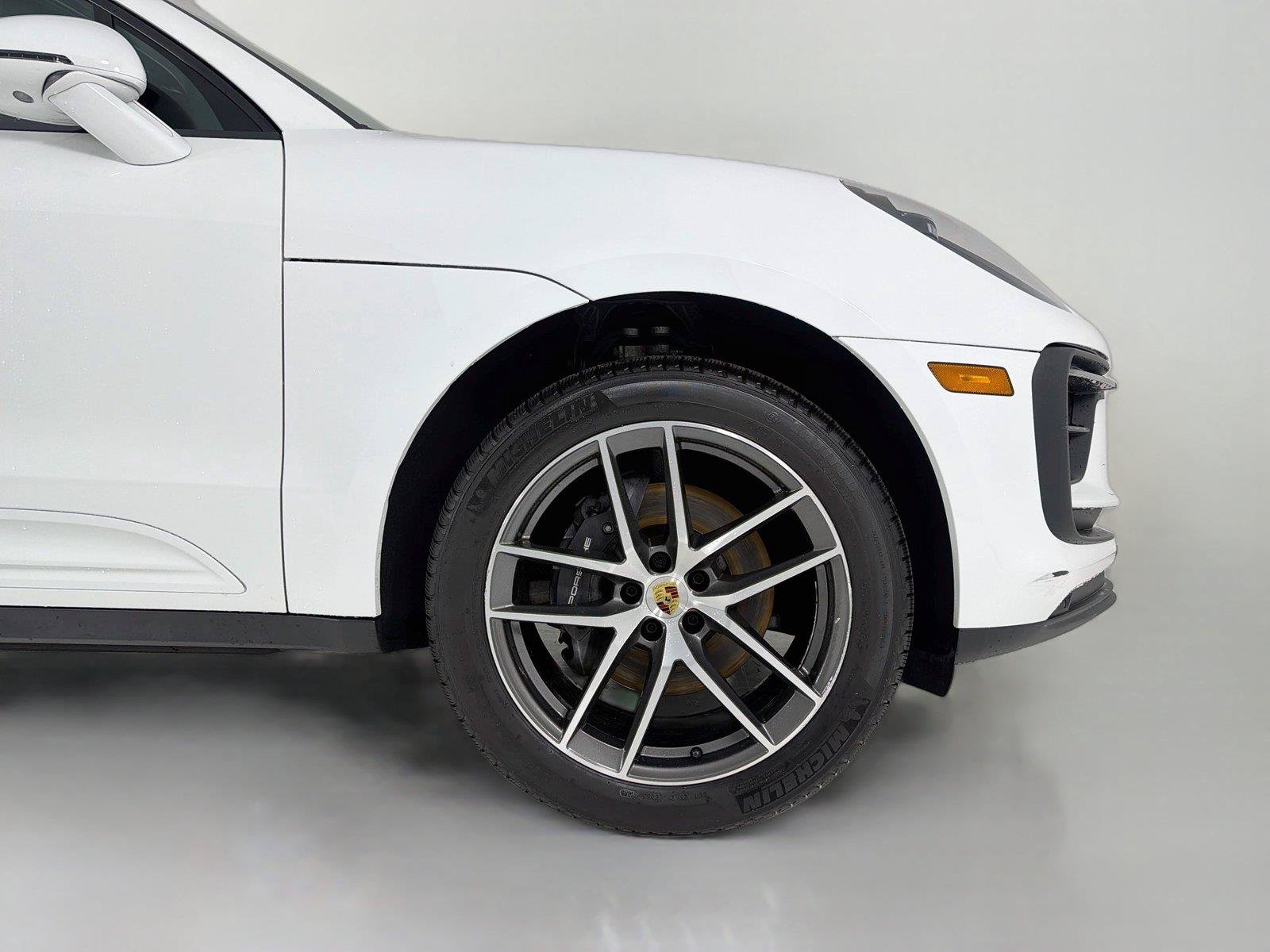 Certified 2023 Porsche Macan AWD/4WD image 30