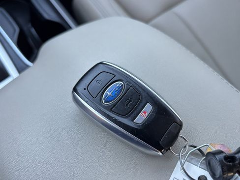 Used 2022 Subaru Ascent Limited image 27