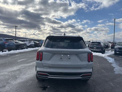 Certified 2023 Kia Sorento SX image 4