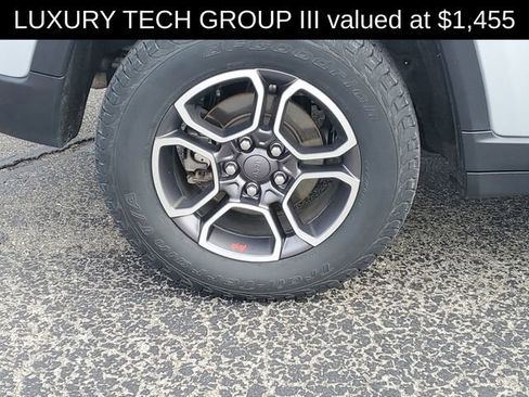 Used 2022 Jeep Grand Cherokee Trailhawk w/ Luxury Tech Group III image 11