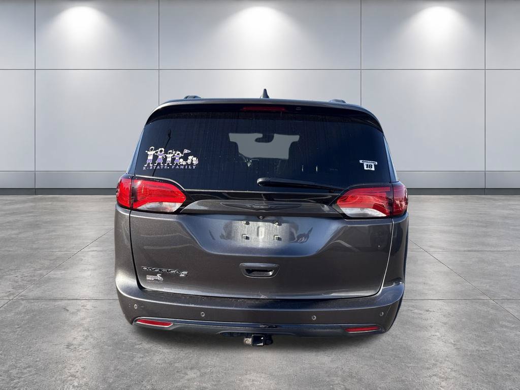 Used 2019 Chrysler Pacifica Touring-L Plus FWD image 6