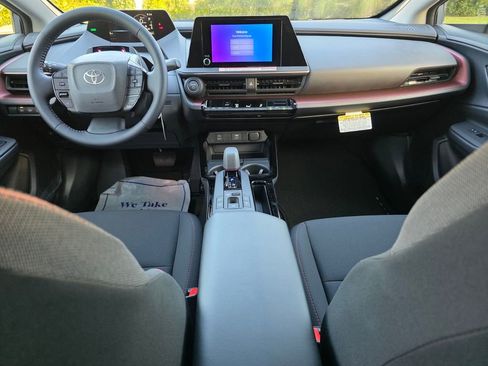 New 2026 Toyota Prius Plug-In Hybrid FWD image 5
