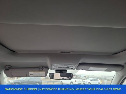 Used 2017 Toyota Highlander SE image 10