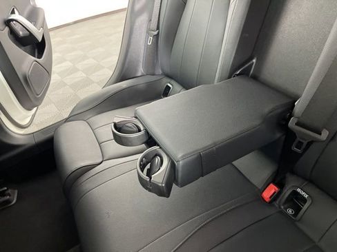 Used 2025 Mercedes-Benz CLA 250 image 40