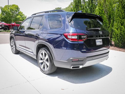 Certified 2025 Honda Pilot Elite image 8