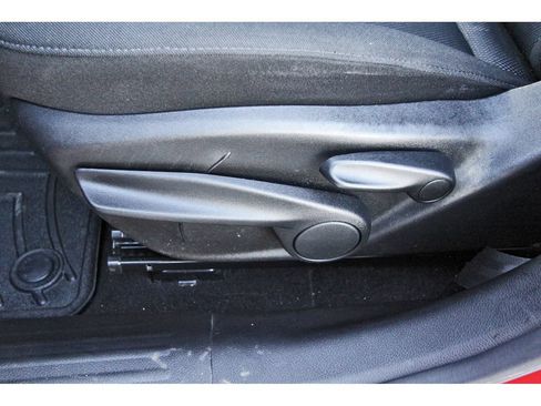 Used 2015 Jeep Renegade Latitude AWD/4WD image 31