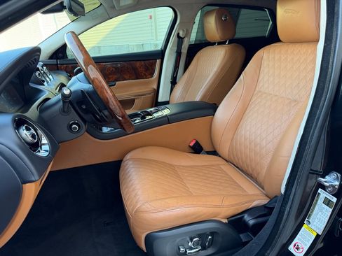Used 2018 Jaguar XJ L Portfolio RWD image 12