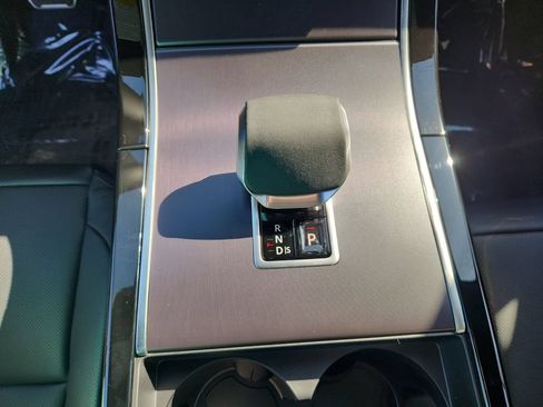 Certified 2026 Land Rover Range Rover Velar Dynamic SE AWD/4WD image 16