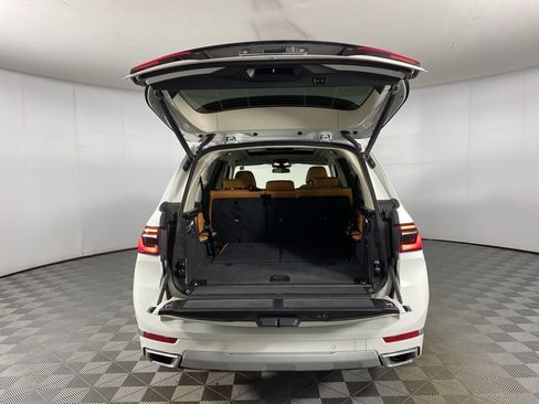 Used 2026 BMW X7 xDrive40i w/ Premium Package image 27