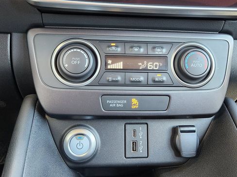 Used 2025 Nissan Leaf S FWD image 10